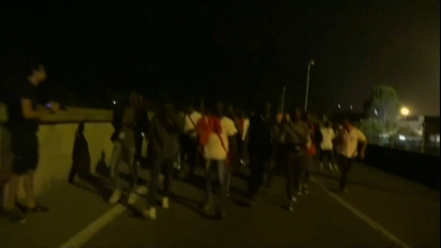 Ventimiglia: fuga di migranti verso il confine con la Francia