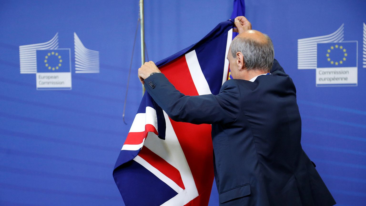 Brexit : Theresa May précise son plan