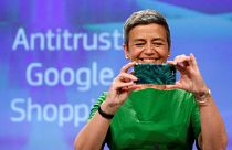 Comissão Europeia aplica multa recorde de 2,4 mil milhões de euros à Google