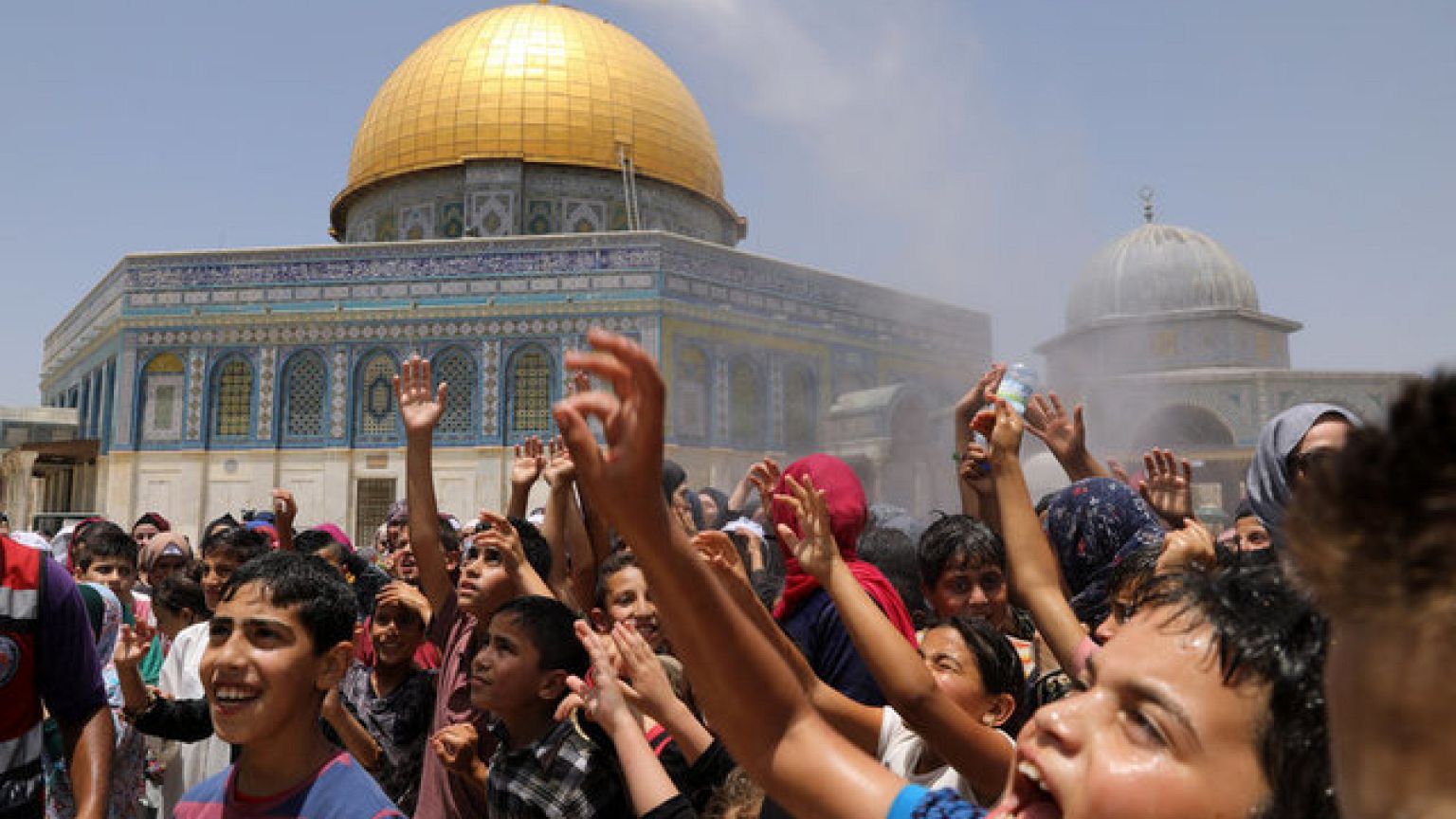 كتاب يزور تاريخ فلسطين يحقق مبيعات قياسية في أمازون