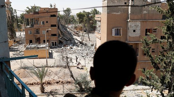 Syrien: Offenbar 57 Tote bei Luftangriff auf IS-Gefängnis Syrien: Offenbar 57 Tote bei Luftangriff auf IS-Gefängnis
