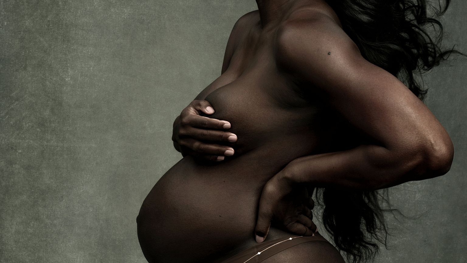 Meztelenül pózol címlapon a terhes Serena Williams