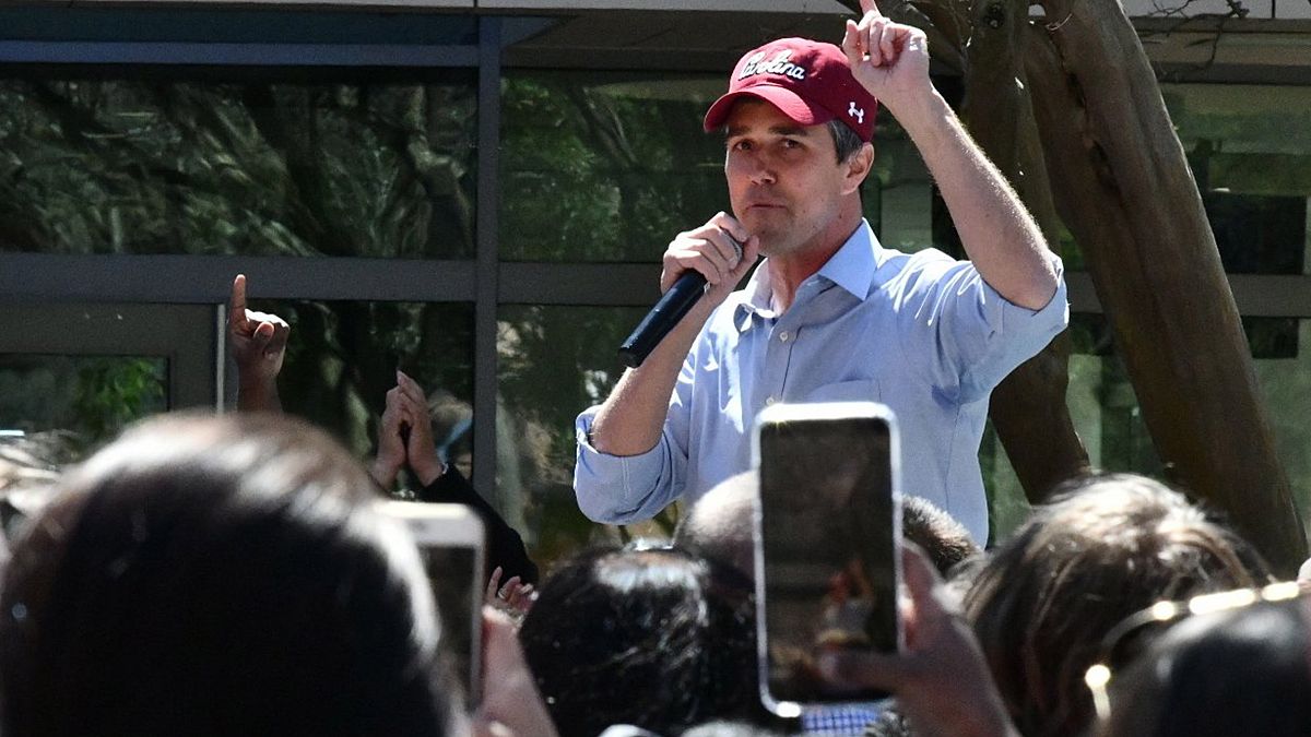 Image: Democrat Beto O'Rourke address a crowd of several hundred at the Uni
