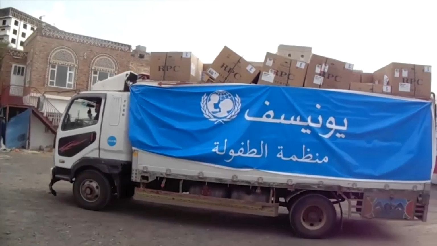 اليونسيف ترسل مزيدا من المساعدات الطبية لليمن وتصارع الزمن لمكافحة وباء الكوليرا