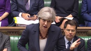 Theresa May defende período de transição para o Brexit