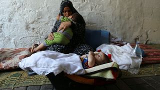 معاناة سكان غزة تستمر بسبب الخلافات بين حماس وعباس