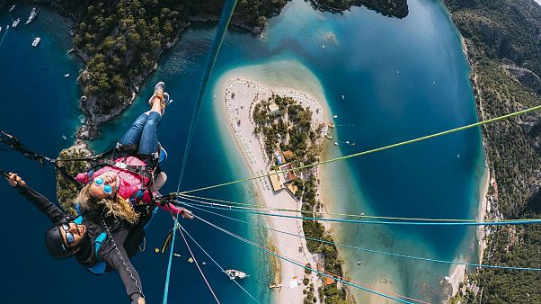 Fethiye Ölüdeniz'de yamaç paraşütü keyfi Fethiye Ölüdeniz'de yamaç paraşütü keyfi