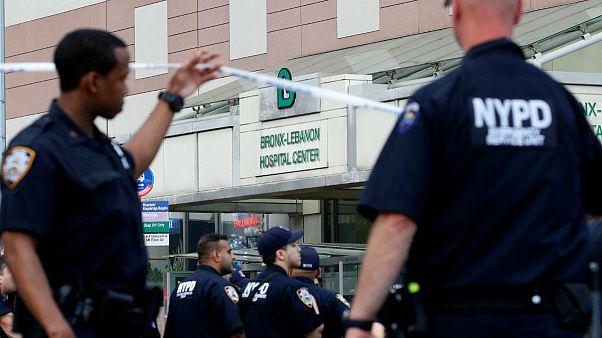 Νέα Υόρκη: Πυροβολισμοί σε νοσοκομείο του Μπρονξ - Αναφορές για τραυματίες - Νεκρός ο δράστης Νέα Υόρκη: Πυροβολισμοί σε νοσοκομείο του Μπρονξ - Αναφορές για τραυματίες - Νεκρός ο δράστης