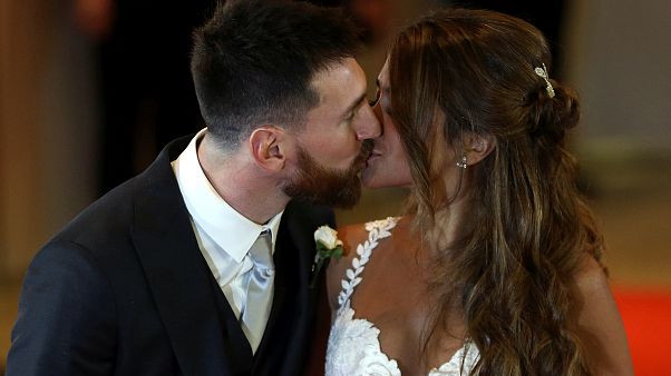 Messi diz sim a Antonella Messi diz sim a Antonella