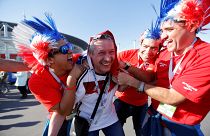Más de 12 000 hinchas chilenos animan a su equipo en las calles de San Petersburgo