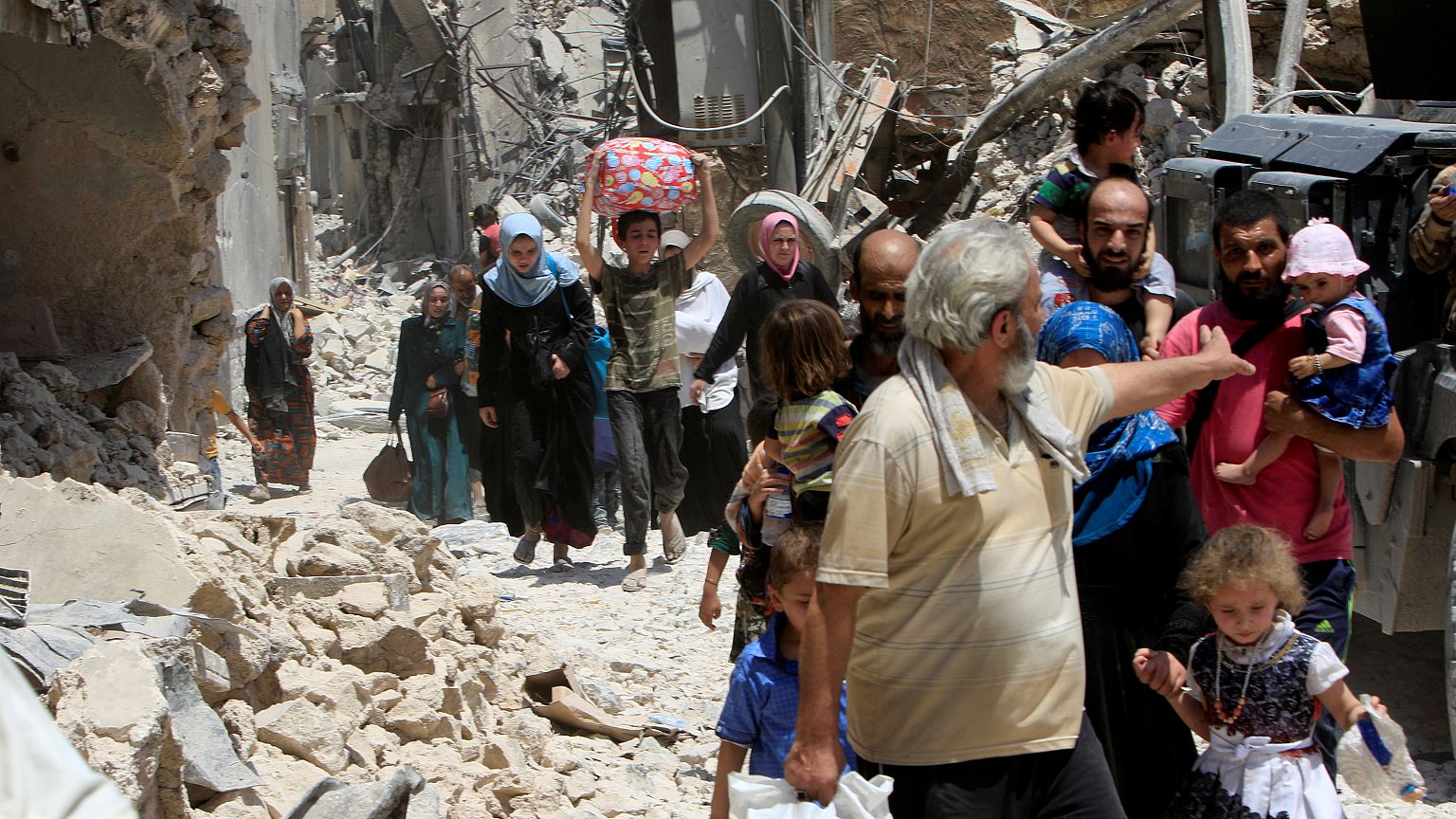 Mosul, avanzano le forze lealiste