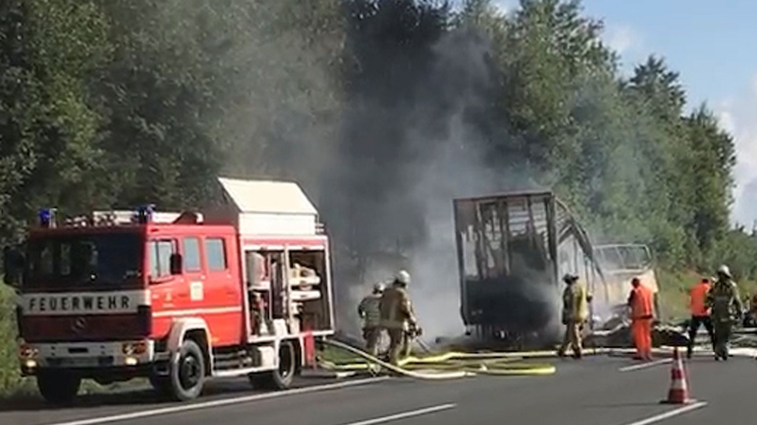 Allemagne : 18 touristes meurent dans leur bus carbonisé