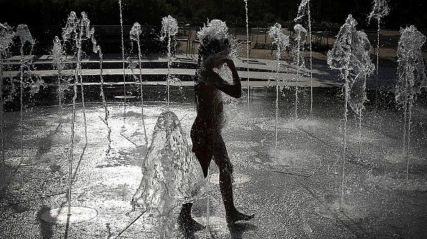 Δύο νεκροί από τον καύσωνα στην Κύπρο – Συνεχίζονται οι υψηλές θερμοκρασίες Δύο νεκροί από τον καύσωνα στην Κύπρο – Συνεχίζονται οι υψηλές θερμοκρασίες