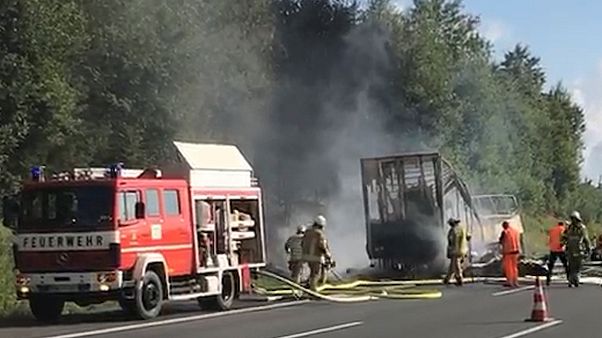 Nyugdíjasok haltak meg egy bajor buszbalesetben Nyugdíjasok haltak meg egy bajor buszbalesetben