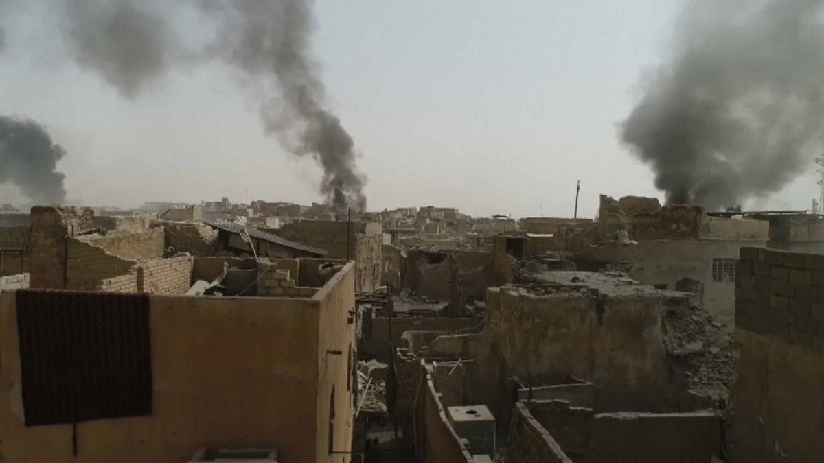 Decenas de civiles huyen de las zonas controladas por el Dáesh al oeste de Mosul