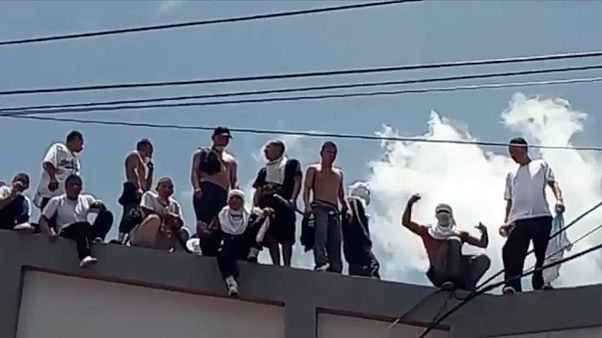 Бунт в тюрьме для несовершеннолетних Бунт в тюрьме для несовершеннолетних