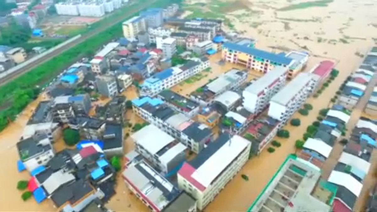 Halálos áradások Kínában