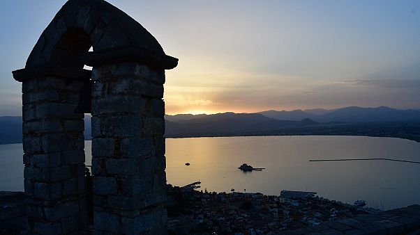 Πως θα αποφύγουμε παγίδες όταν κλείνουμε διακοπές μέσω διαδικτύου Πως θα αποφύγουμε παγίδες όταν κλείνουμε διακοπές μέσω διαδικτύου