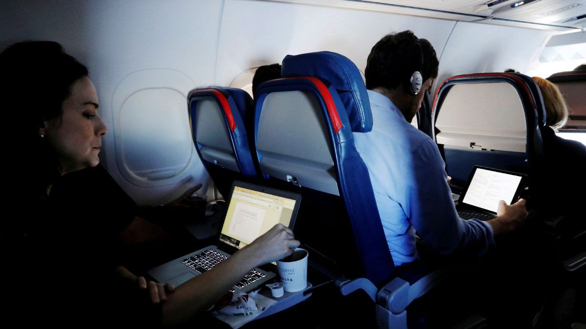 США вновь разрешили провоз ноутбуков на рейсах из Турции