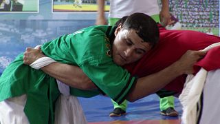 La lutte à la ceinture goresh, tradition du Turkménistan
