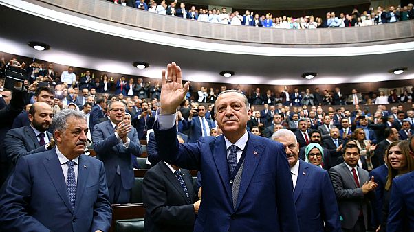 Την αναστολή των ενταξιακών διαπραγματεύσεων της Τουρκίας με την ΕΕ ζητούν οι ευρωβουλευτές Την αναστολή των ενταξιακών διαπραγματεύσεων της Τουρκίας με την ΕΕ ζητούν οι ευρωβουλευτές