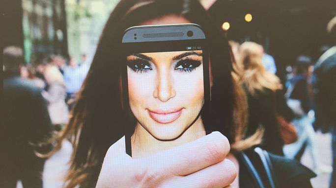 Dall'autoritratto al selfie, una mostra a Londra