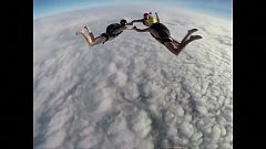Parachutisme en tenue d'Adam