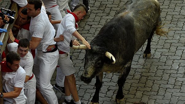 Tres corneados en el primer encierro de los sanfermines 2017 Tres corneados en el primer encierro de los sanfermines 2017