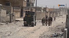 الرقة تحت صواريخ التحالف وقسد وفوق ألغام داعش