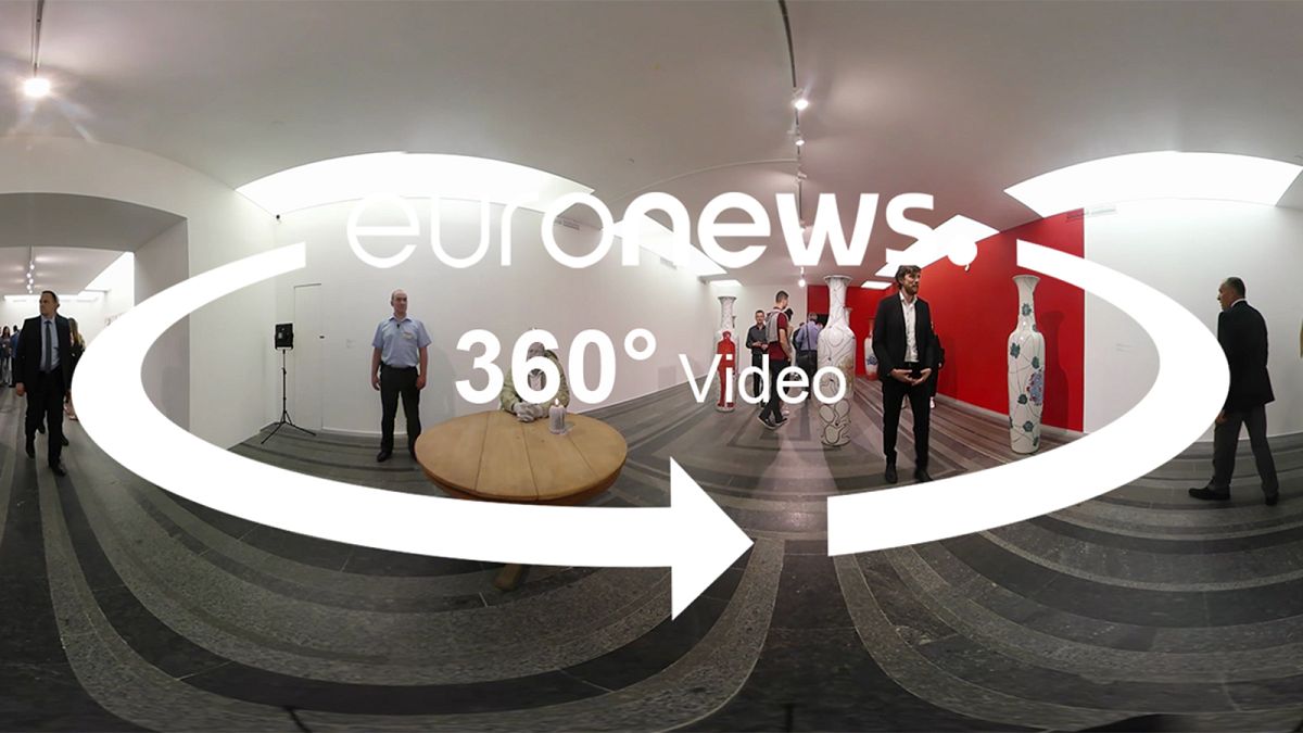 Vidéo 360: visite de l'exposition "Fragile State" à Kiev