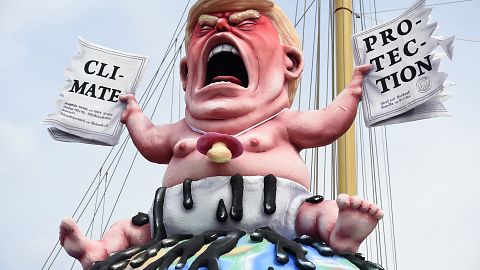 Action de Greenpeace dans le port d'Hambourg
