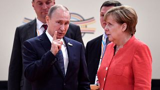 Internet-Hype: Merkels Augenrollen - oder Putins Zaubertrick?