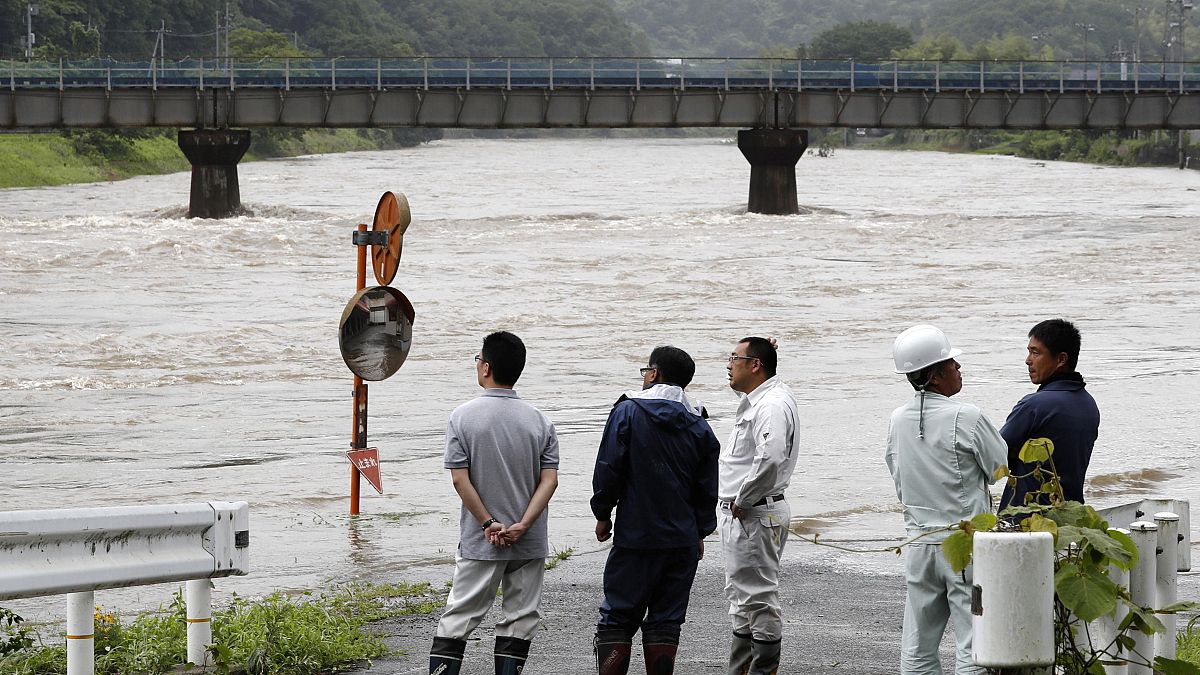 20 قتيلا حصيلة جديدة لضحايا الفيضانات وتحذيرات من هطول أمطار غزيرة