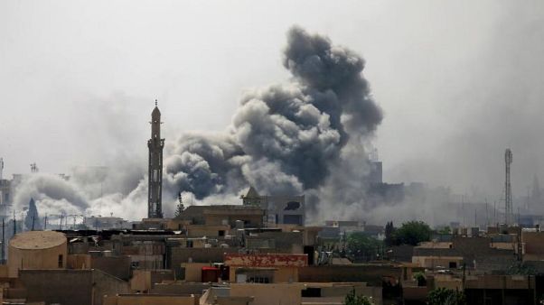 El primer ministro de Irak entra en una Mosul "liberada" El primer ministro de Irak entra en una Mosul "liberada"