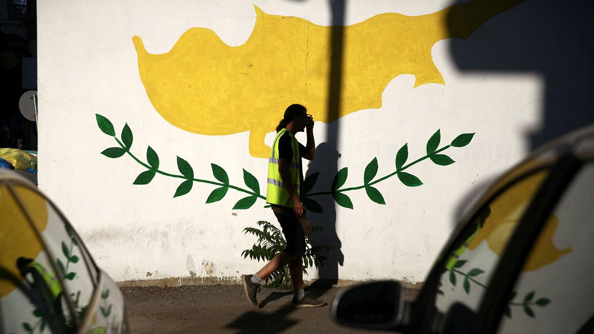 Ενημερώνονται τα κόμματα σε Κύπρο και Ελλάδα για το «ναυάγιο» στο Κραν Μοντανά