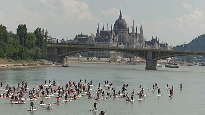 Ungheria: raduno di appassionati di Stand Up Paddle