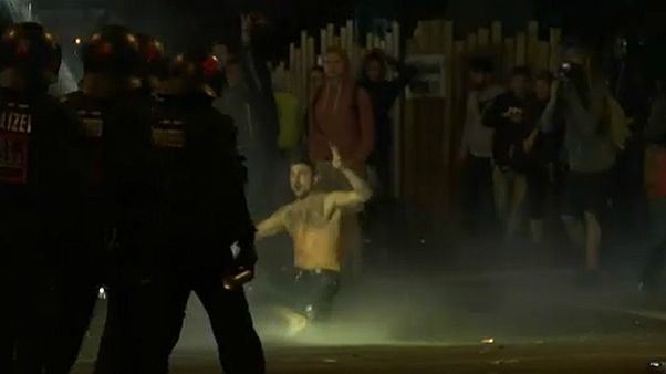 "Kudarcot vallott a hamburgi rendőrség" "Kudarcot vallott a hamburgi rendőrség"