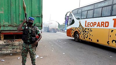 Côte d'Ivoire : d'anciens rebelles démobilisés bloquent une entrée de Bouaké