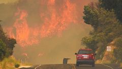 Le feu couve à Santa Barbara