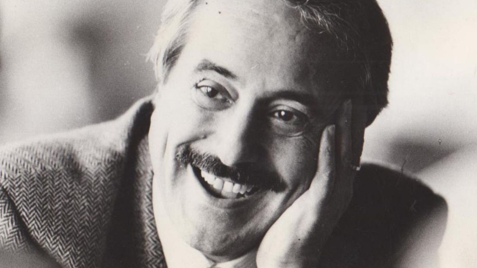 Palermo, decapitata la statua dedicata al magistrato Giovanni Falcone
