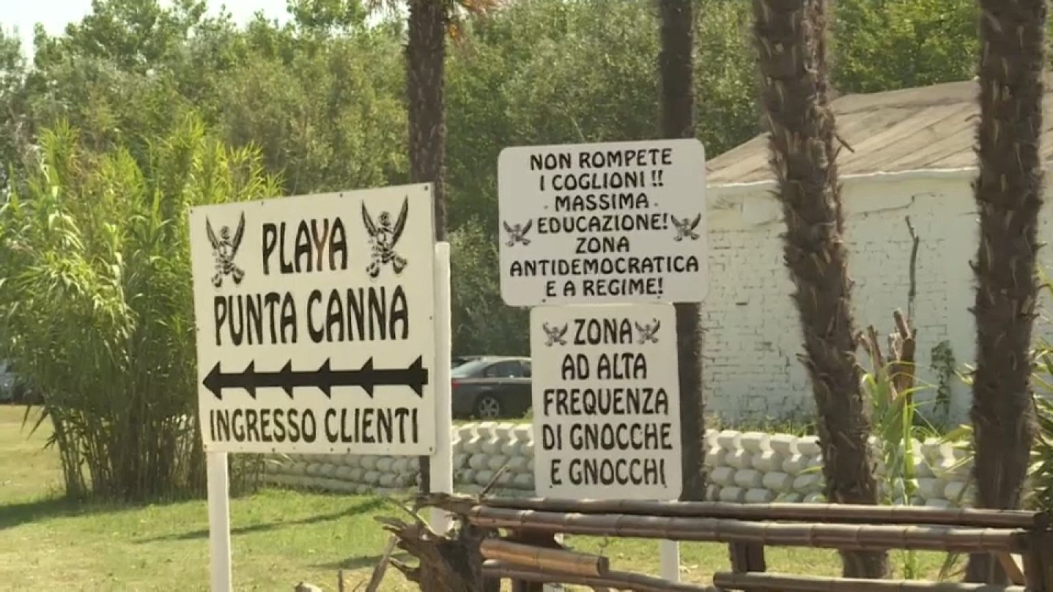 Autoridades italianas indignadas com "praia fascista" em Veneza