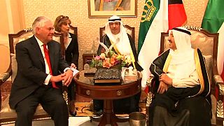 تيلرسون في الكويت لدفع عجلة الوساطة المتعثرة في الأزمة الخليجية
