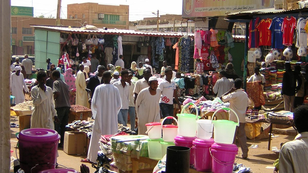 السودان تأمل الفرج على يدي ترامب