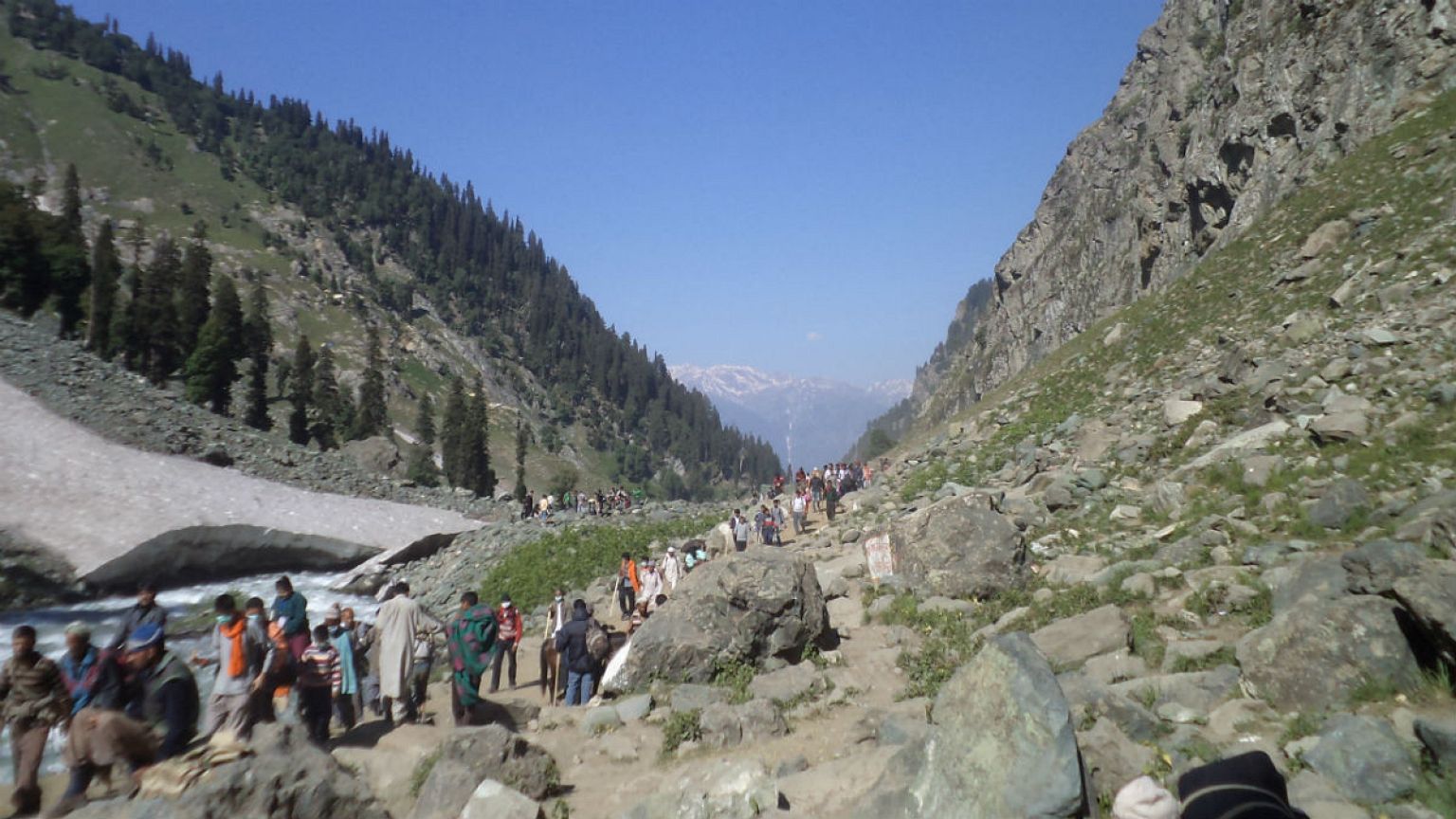 تنش در کشمیر؛ شش زائر هندو کشته شدند