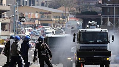Zimbabwe : la police réprime brutalement une manifestation d'opposants