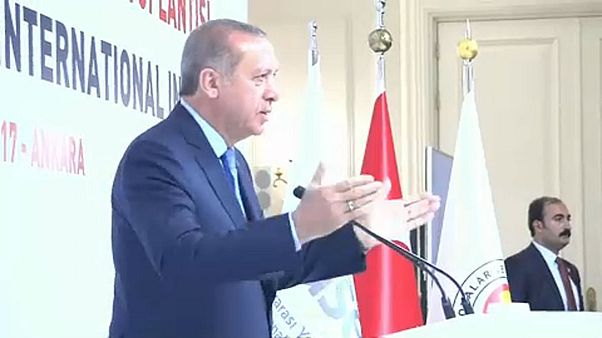Erdoğan: 'Olağanüstü hal kalkabilir' Erdoğan: 'Olağanüstü hal kalkabilir'