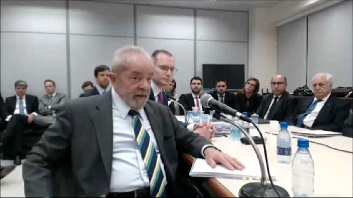 Lula da Silva condenado a nove anos e seis meses de prisão por corrupção