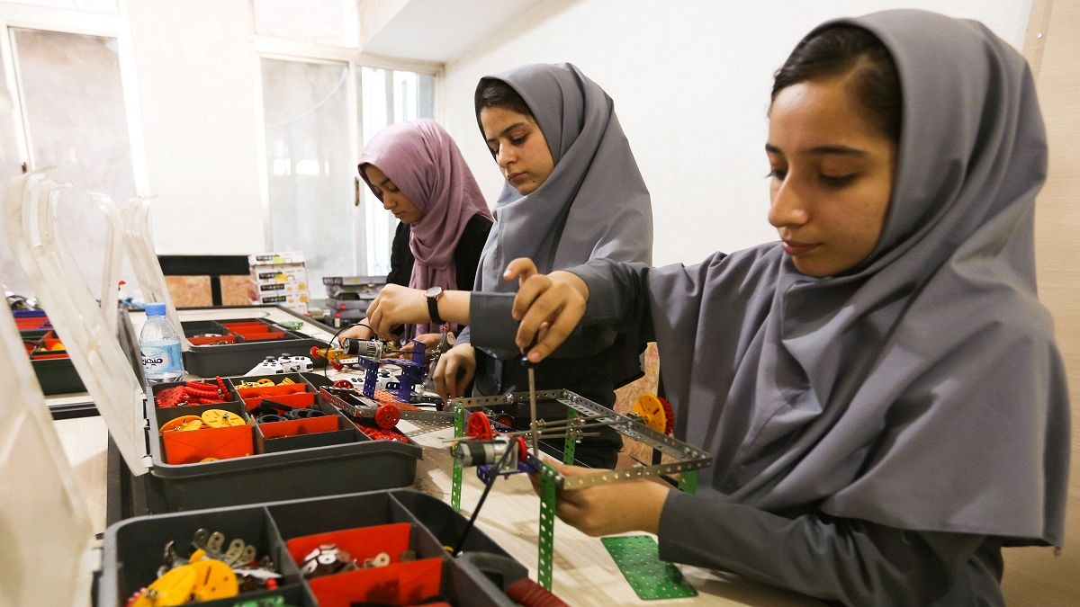 وأخيرا...فتيات الروبوت الأفغانيات ينجحن في دخول واشنطن
