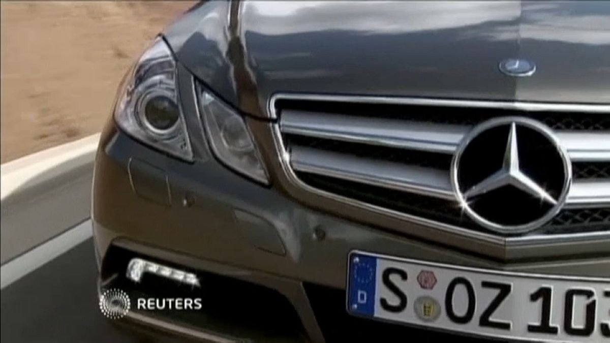 Daimler-Abgasverdacht alarmiert Börse