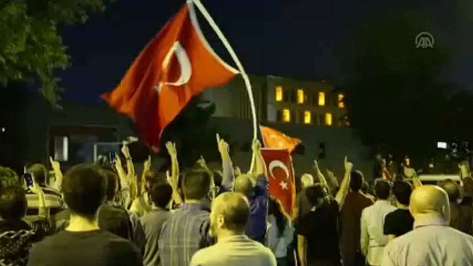 Turchia: testimonianze della notte del fallito golpe